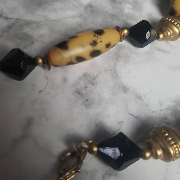 Vintage Cheetah Print Long Necklace - Picture 9 of 10